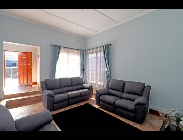 3 BEDROOM HOUSE FOR SALE IN ORANGE GROVE